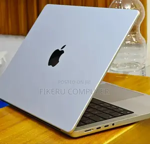 New Laptop Apple MacBook Pro M1 32GB Intel Core I7 SSD 1T