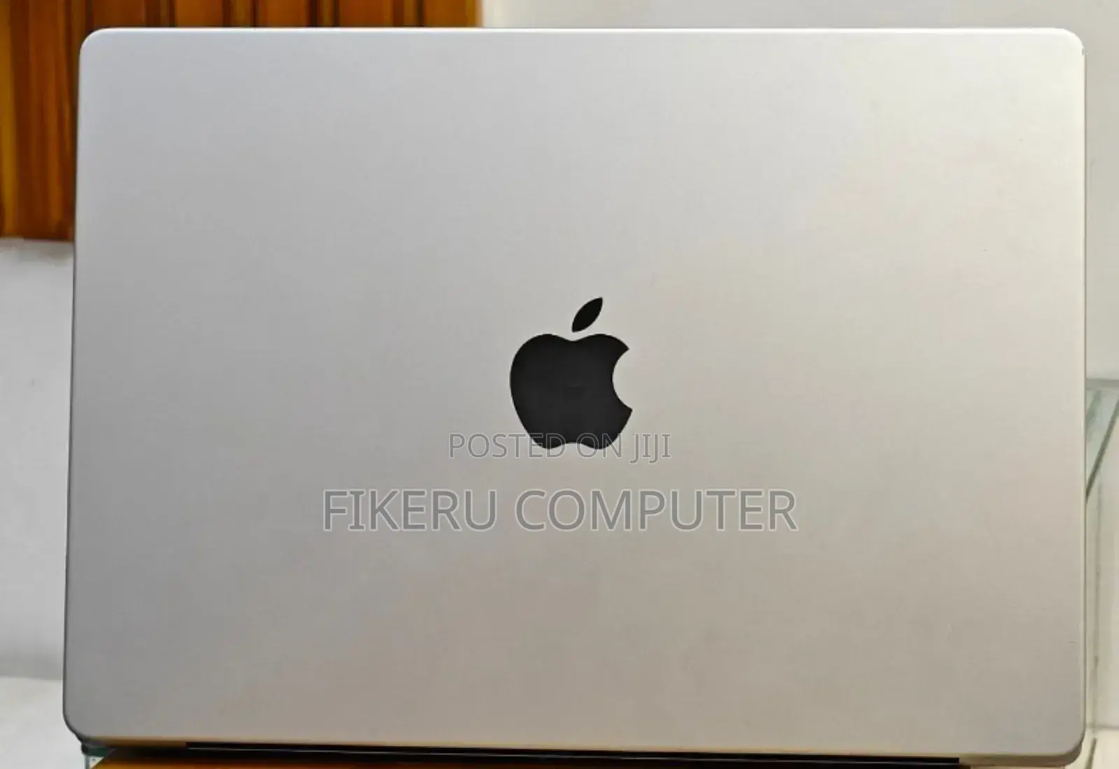 New Laptop Apple MacBook Pro M1 32GB Intel Core I7 SSD 1T