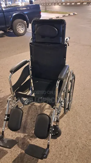 Photo - Toilet Wheelchair水手wheelchair廿手wheelchair口手wheelchair卜手wheelchair口手whe