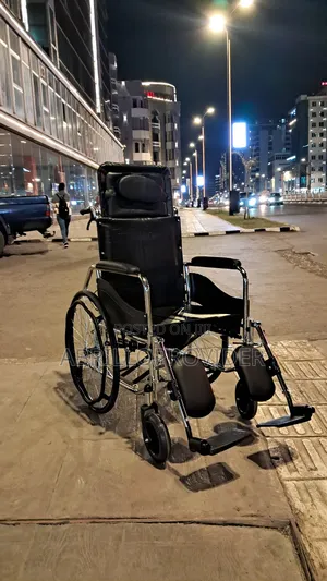 Photo - Toilet Wheelchair水手wheelchair口手wheelchair口手wheelchair口手wheelchair山田whe