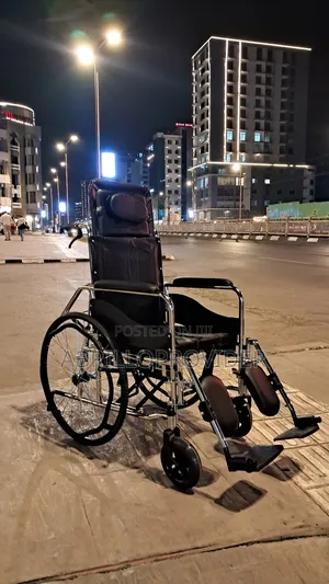 Photo - Toilet Wheelchair水手wheelchair口手wheelchair水手wheelchair口手wheelchair口手whe