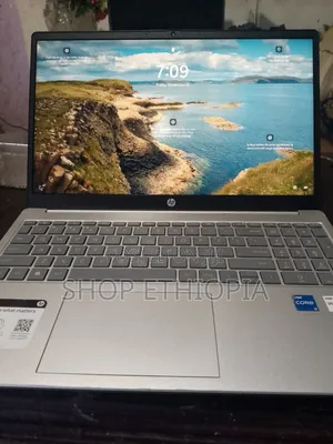 Photo - Laptop HP 15-F272wm 8GB Intel Core I5 SSD 512GB