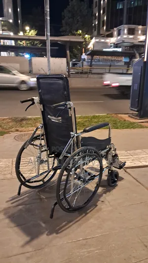 Photo - Toilet Wheelchair水手wheelchair廿手wheelchair廿手wheelchair卜手wheelchair水手whe