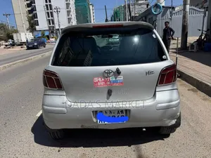 Toyota Vitz 2004 Silver
