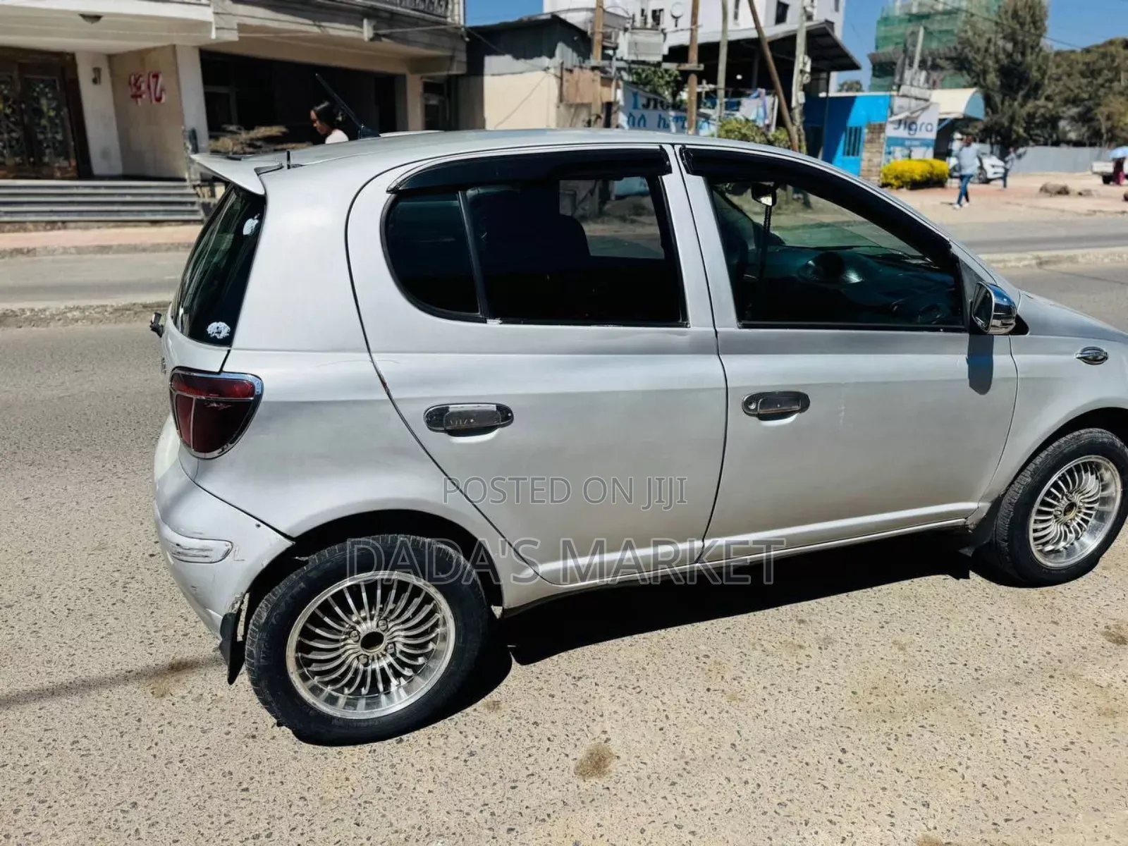 Toyota Vitz 2004 Silver