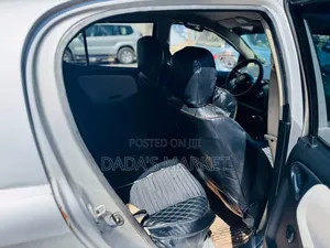 Toyota Vitz 2004 Silver