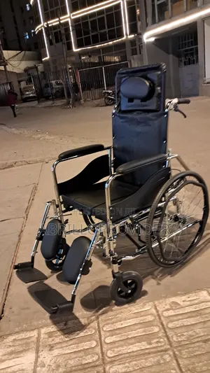 Photo - Toilet Wheelchair水手wheelchair口手wheelchair口手wheelchair口手wheelchair口手whe