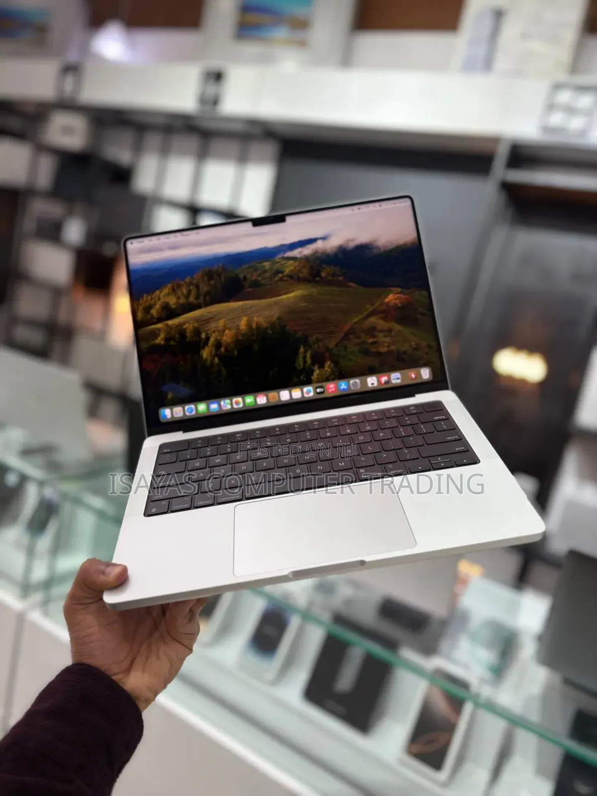 New Laptop Apple MacBook Pro 2023 M3 Max 14-Inch 8GB SSD 512GB