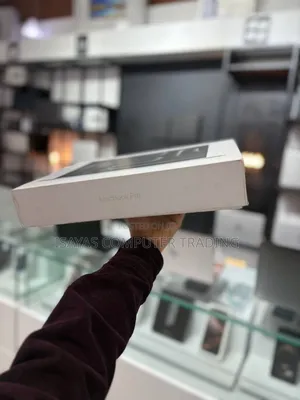 New Laptop Apple MacBook Pro 2023 M3 Max 14-Inch 8GB SSD 512GB