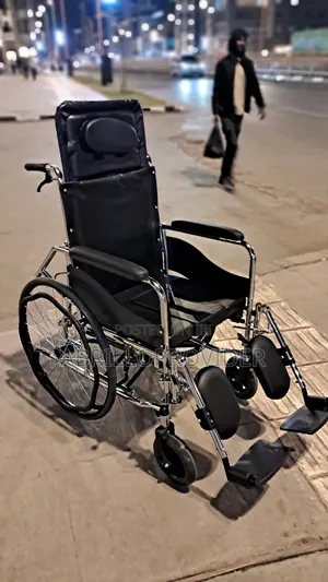 Photo - Toilet Wheelchair水手wheelchair口手wheelchair水wheelchair水手wheelchair口手whee