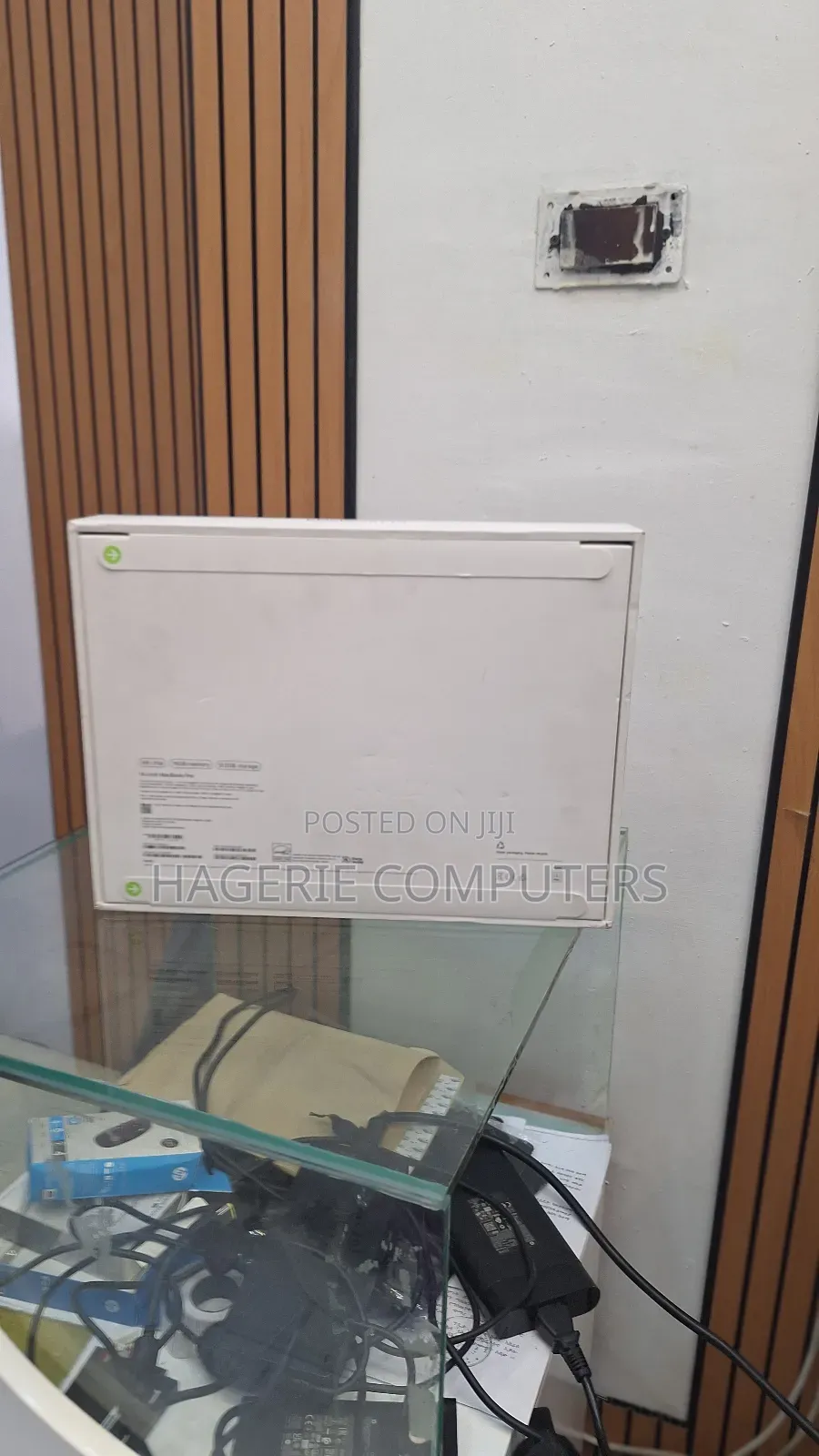 New Laptop Apple Macbook Pro 2025 M5 14-Inch 16GB SSD 512GB