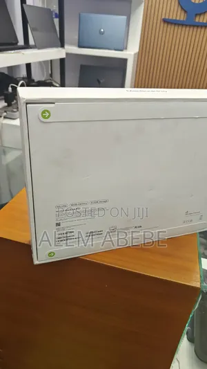 New Laptop Apple Macbook Pro 2025 M5 14-Inch 16GB SSD 512GB