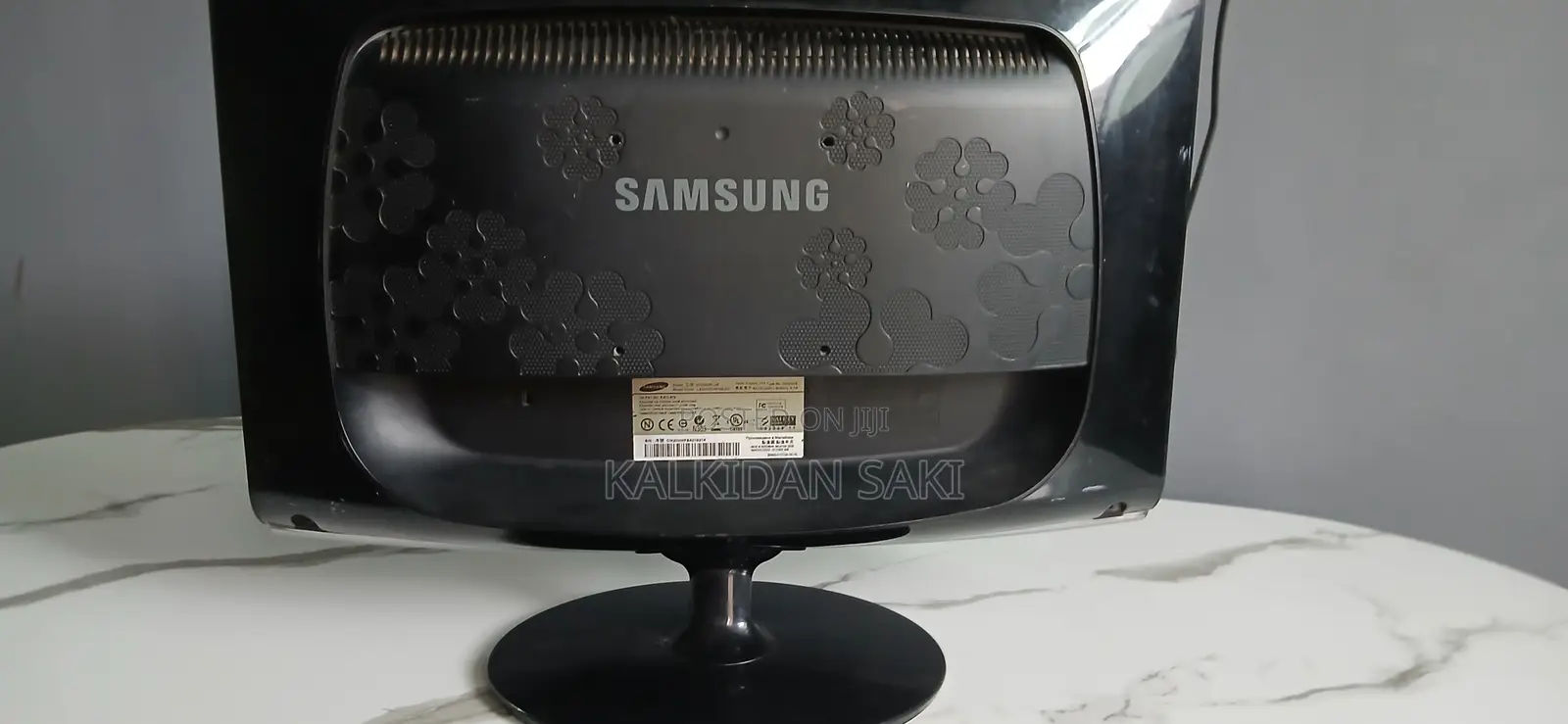 20 Inch Samsung Monitor With Accessories