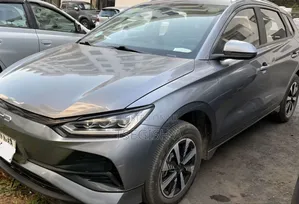 Photo - New BYD E2 43 kWh 94 hp FWD 2025 Gray