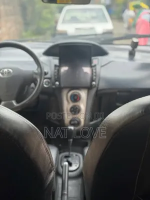 Toyota Yaris 2009 Silver