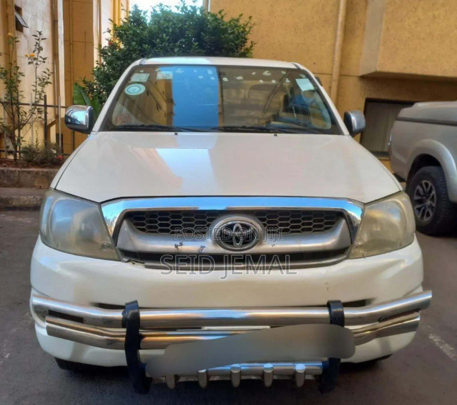 Toyota Hilux 2009 White