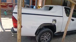 Toyota Hilux 2018 White