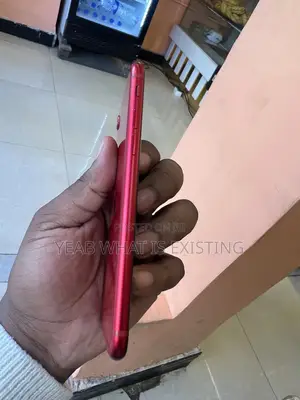 Apple iPhone SE (2022) 64 GB Red