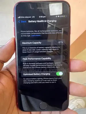 Apple iPhone SE (2022) 64 GB Red