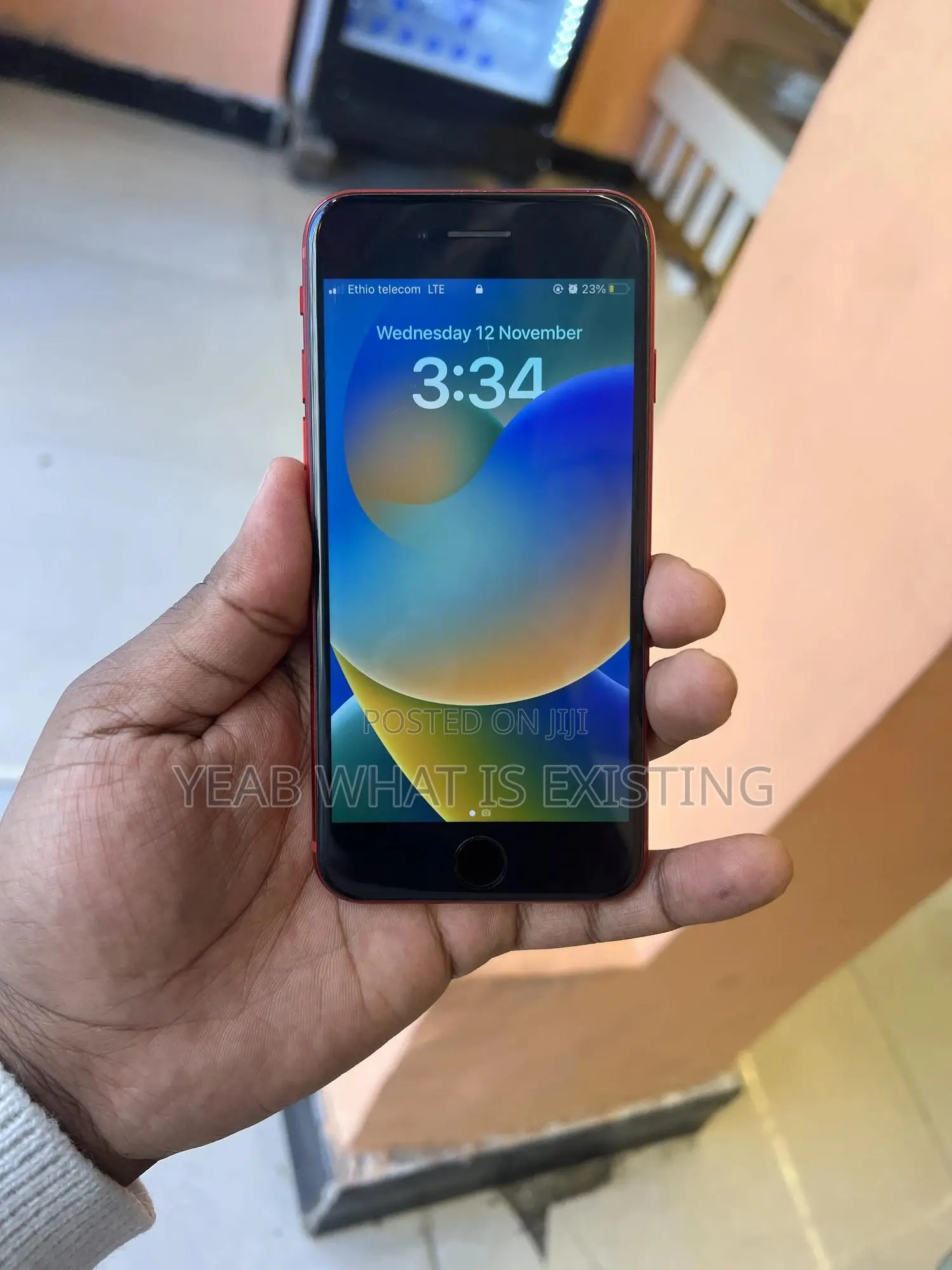 Apple iPhone SE (2022) 64 GB Red