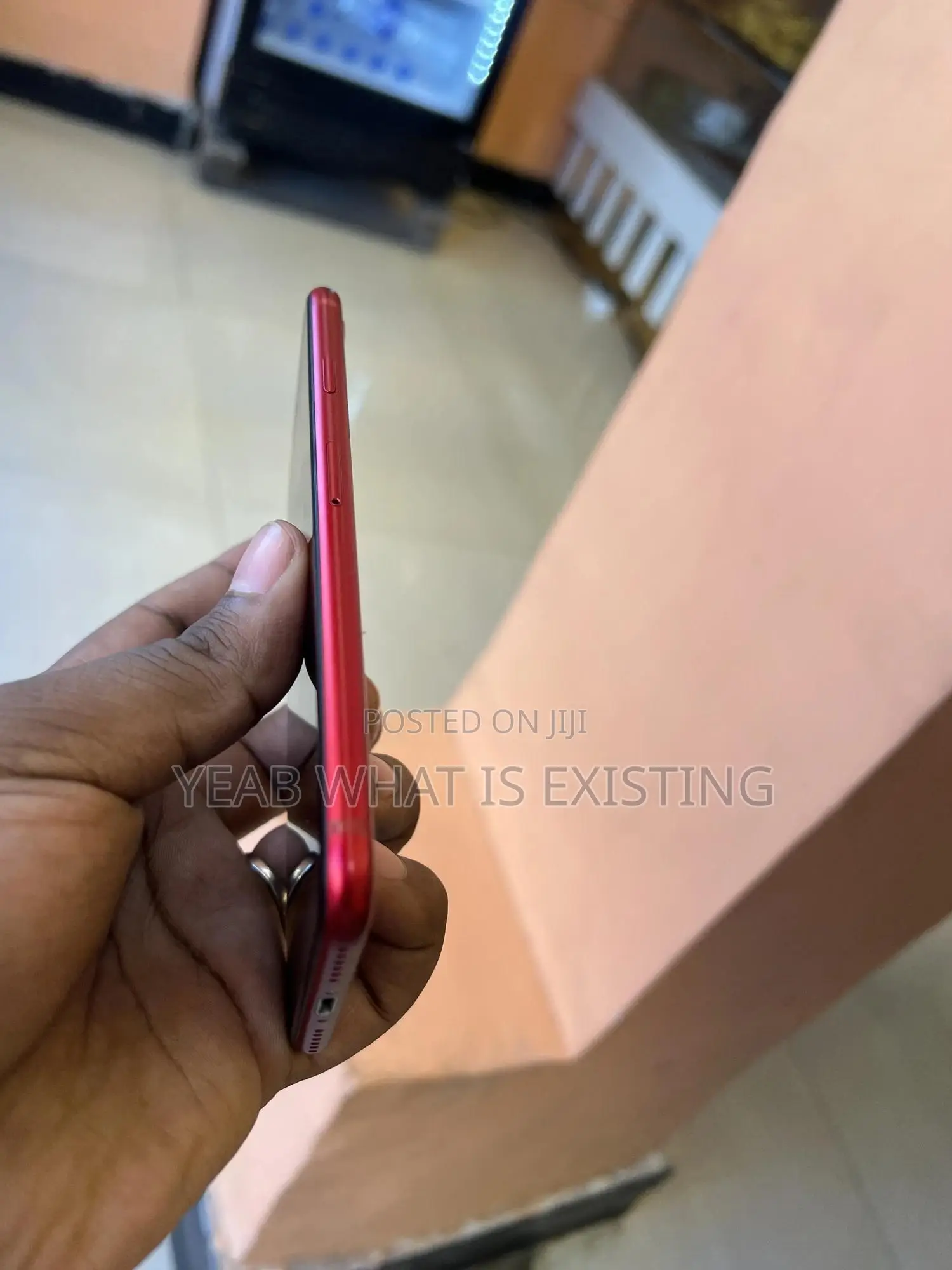 Apple iPhone SE (2022) 64 GB Red