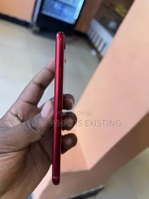 Apple iPhone SE (2022) 64 GB Red