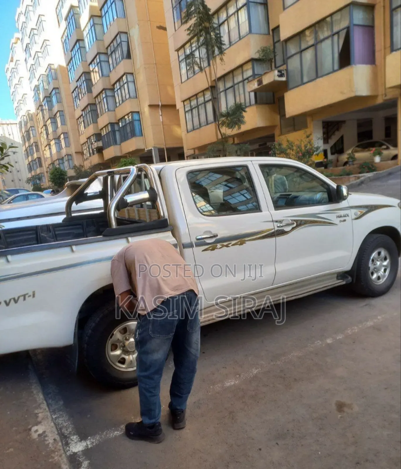 Toyota Hilux 2.5 D-4D 4X4 SRX 2010 White
