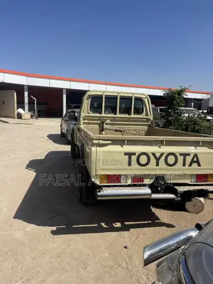 Toyota Land Cruiser 2025 Gold