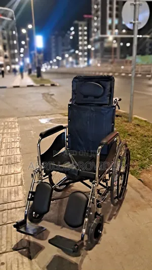 Photo - Toilet Wheelchair水手wheelchair廿手wheelchair水手wheelchair口手wheelchair水手whe