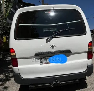 Toyota HiAce 2007 White