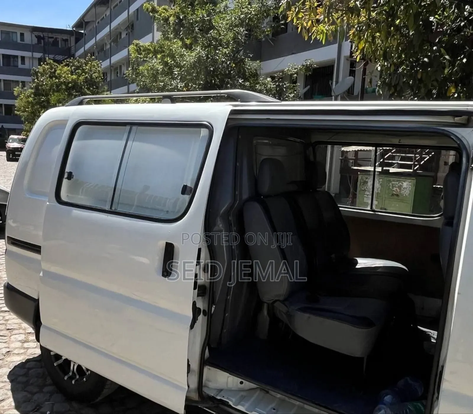 Toyota HiAce 2007 White