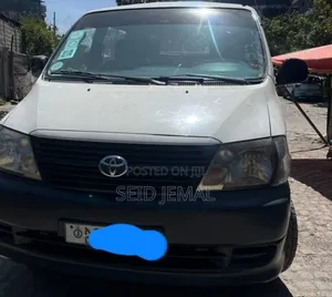 Photo - Toyota HiAce 2007 White