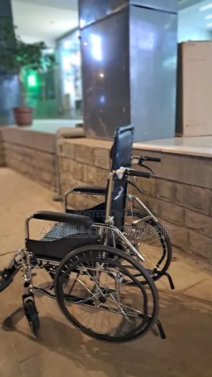 Photo - Toilet Wheelchair水手wheelchair廿手wheelchair水手wheelchair 山手wheelchair山手wh