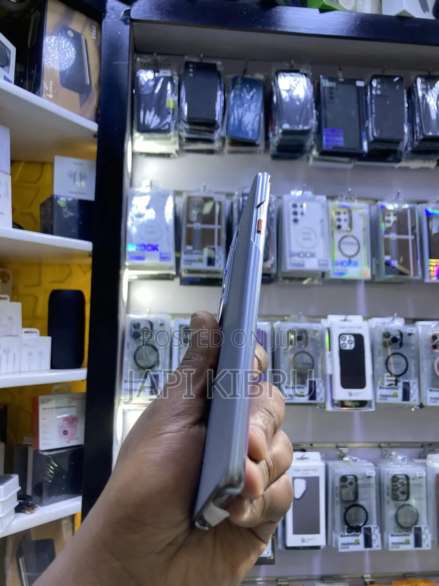 New Tecno Camon 40 Pro 256 GB Silver