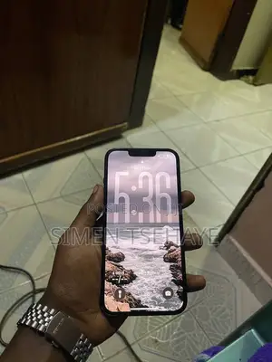 Photo - Apple iPhone 13 128 GB Black