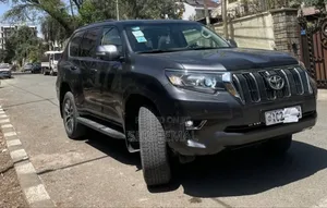 Toyota Land Cruiser Prado 2022 Gray