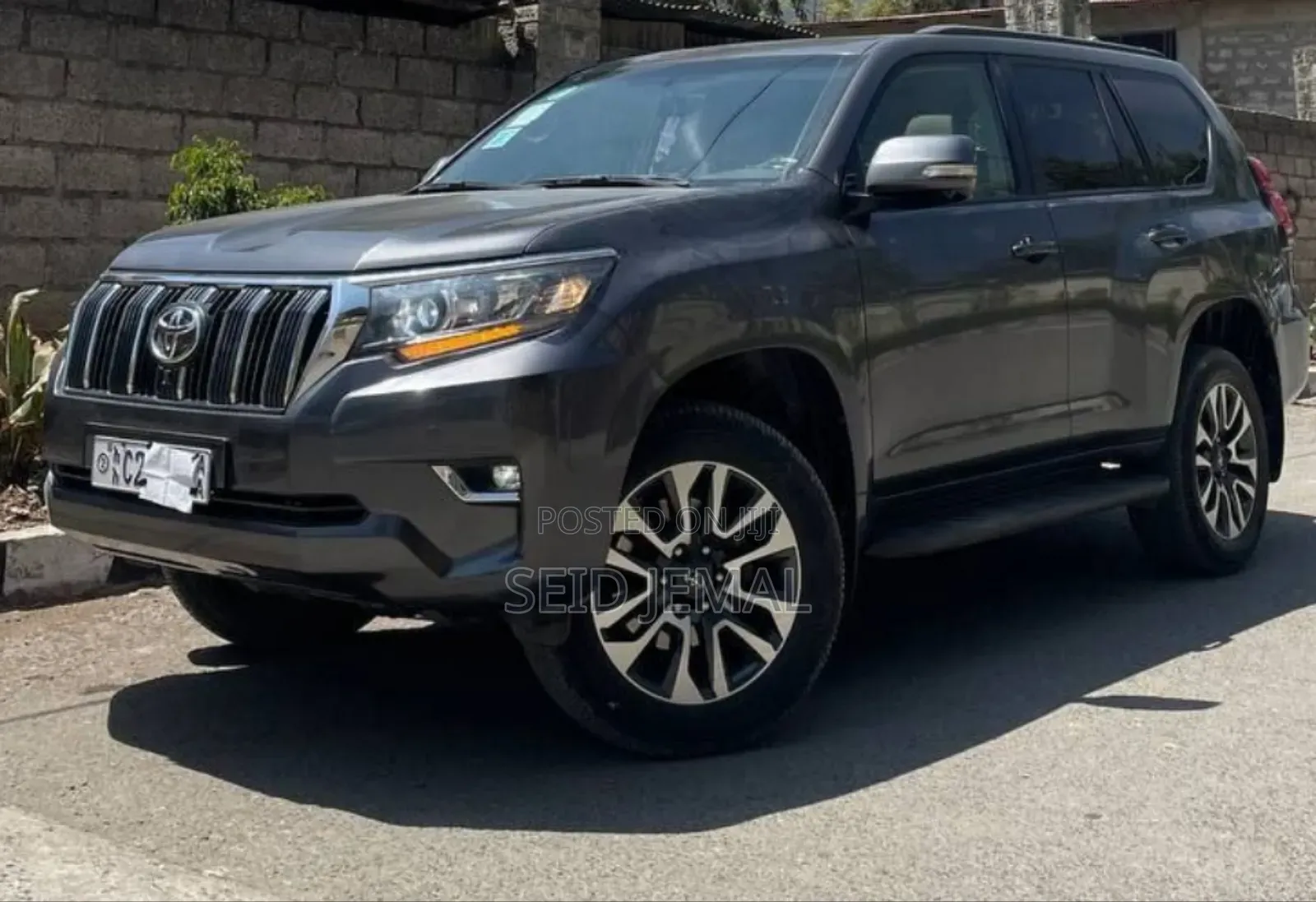Toyota Land Cruiser Prado 2022 Gray