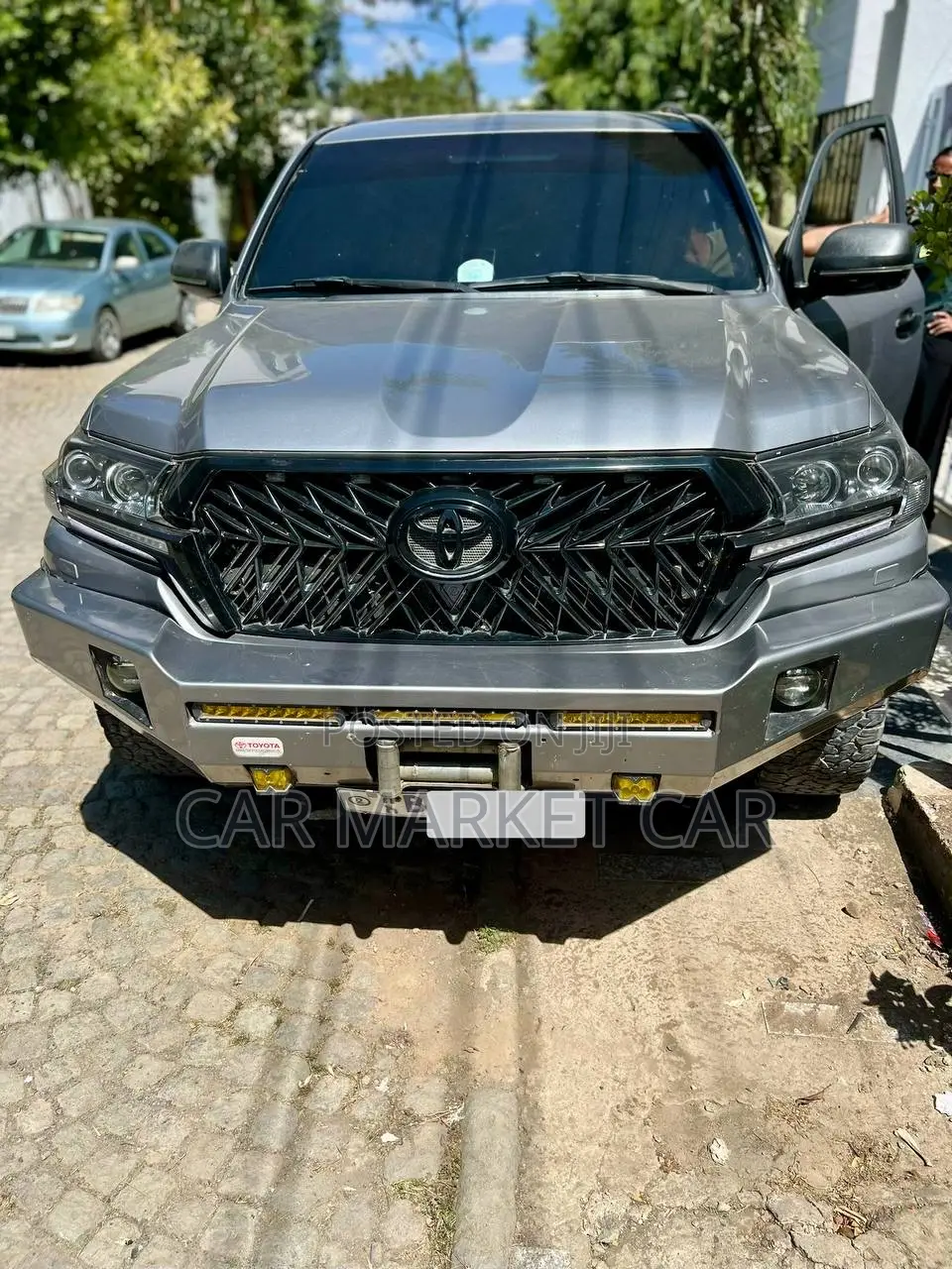 Toyota Land Cruiser 4.5 V8 VXR 2011 Silver