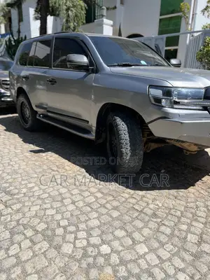 Toyota Land Cruiser 4.5 V8 VXR 2011 Silver