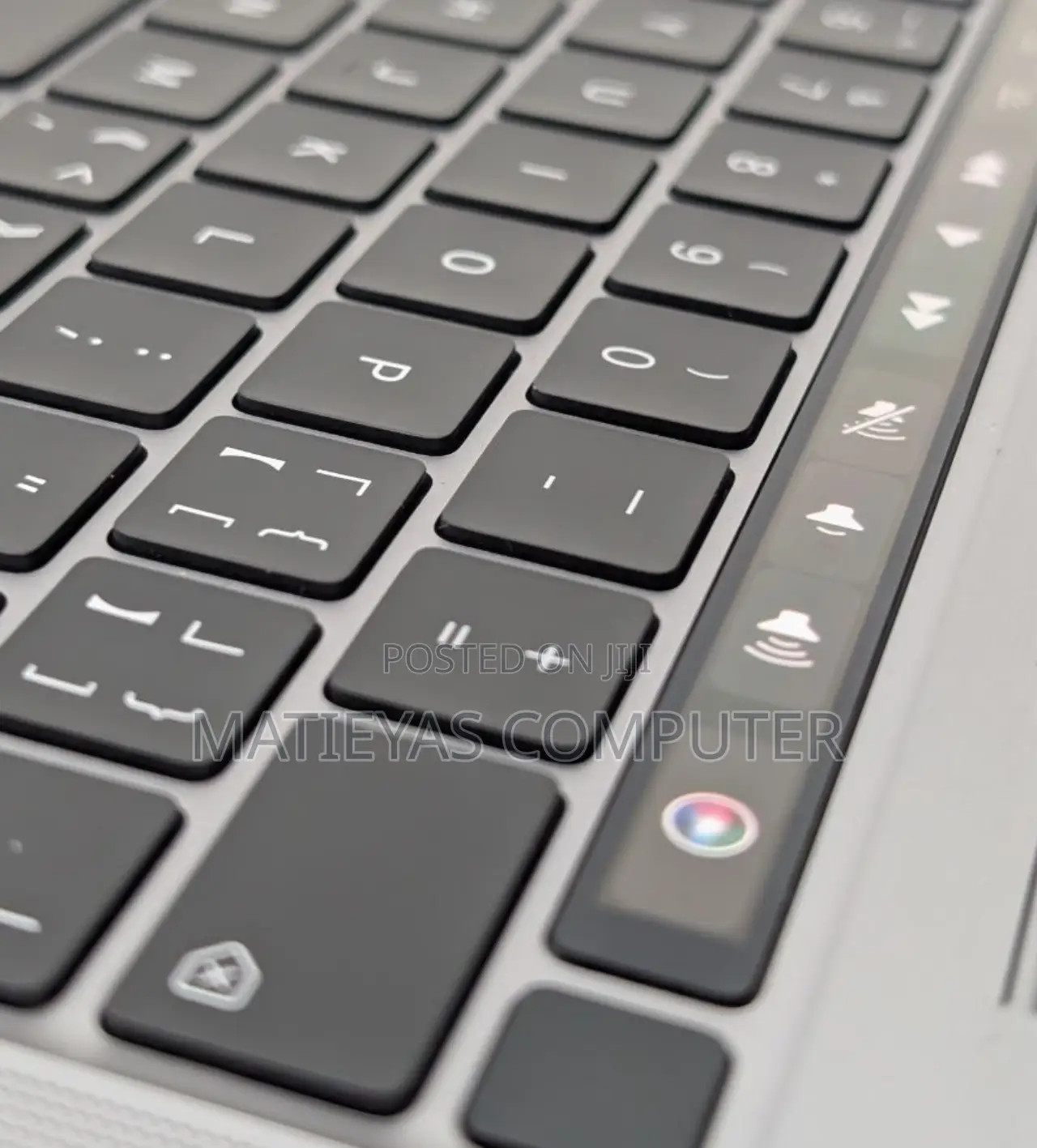 New Laptop Apple MacBook Pro 2022 M2 8GB Apple M2 SSD 512GB