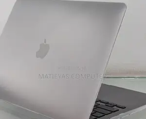New Laptop Apple MacBook Pro 2022 M2 8GB Apple M2 SSD 512GB
