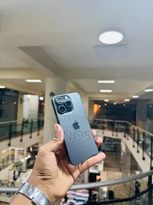 Photo - Apple iPhone 15 Pro 256 GB Black