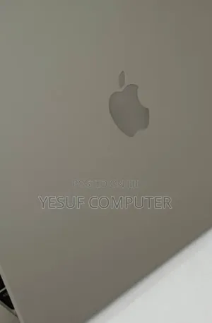 New Laptop Apple MacBook Air 2025 M4 13-Inch 16GB Apple M4 SSD 256GB