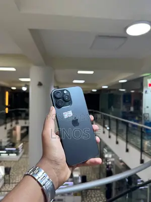 Photo - Apple iPhone 16 Pro Max 256 GB Black