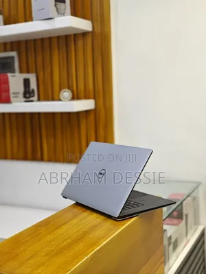 New Laptop Dell 16GB Intel Core I7 SSD 256GB