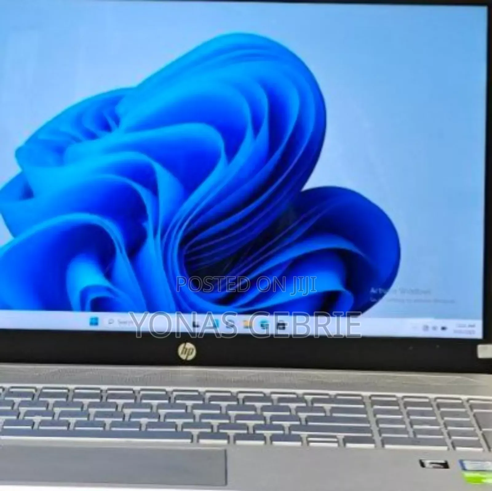 New Laptop HP Pavilion 15-cs3063cl 8GB Intel Core i5 SSD 256GB