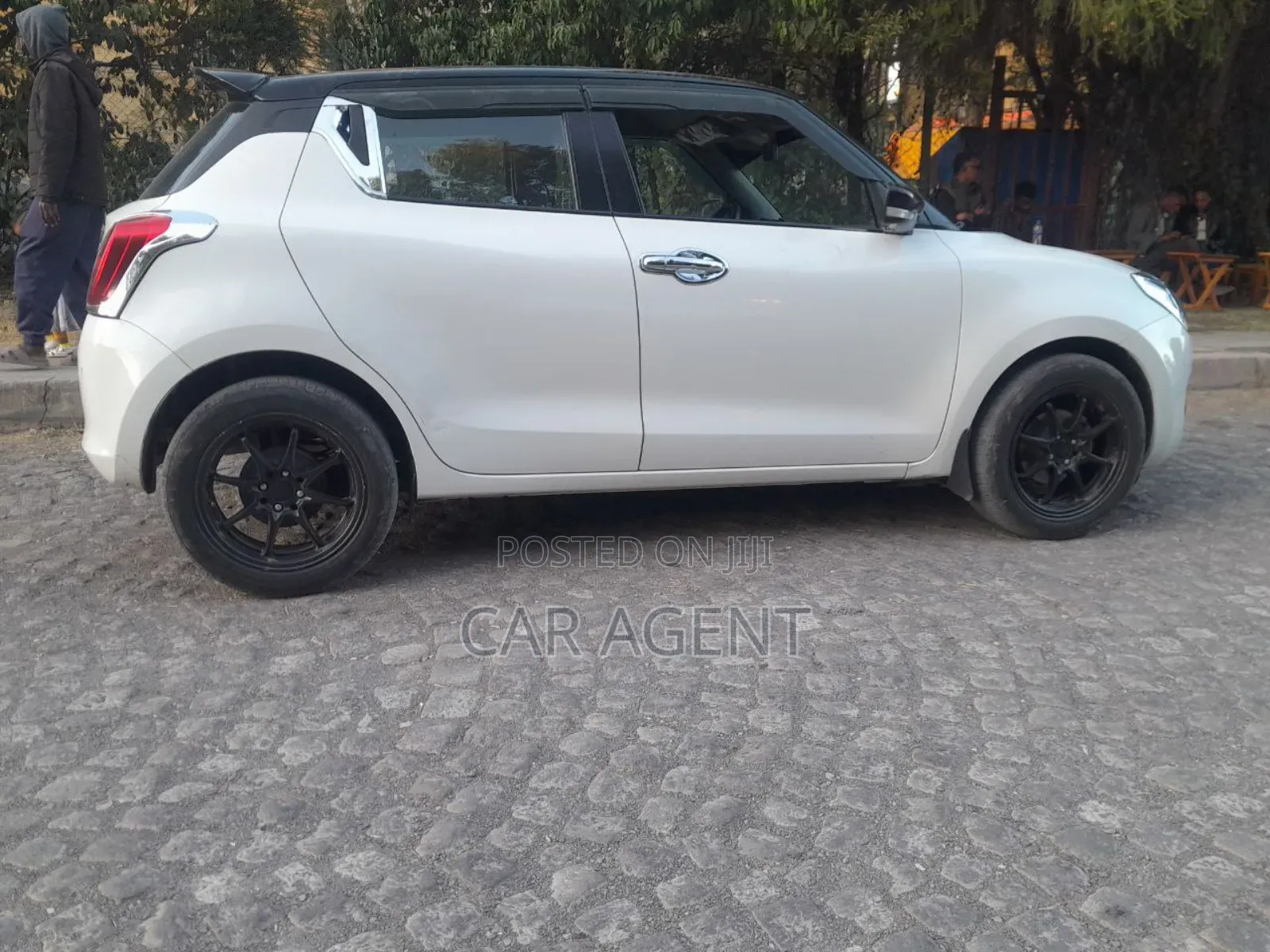 Suzuki Swift 2022 White