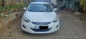 Photo - Hyundai Avante 2013 White