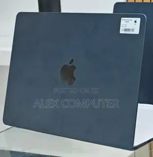 New Laptop Apple MacBook Pro 2017 16GB Apple M2 SSD 256GB