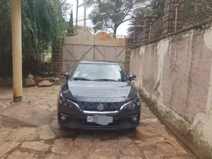 Photo - Suzuki Baleno 2022 Gray